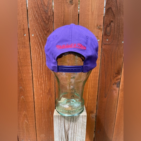 Toronto Raptors Mitchell & Ness SnapBack Hat - Picture 3 of 3